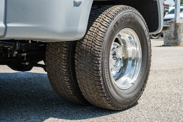 2026 Ford Super Duty F-350 DRW LARIAT