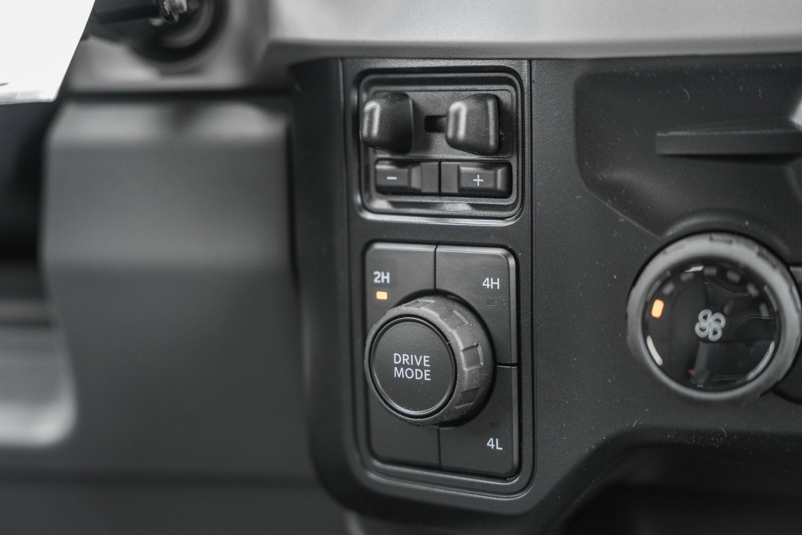 2026 Ford Super Duty F-350 DRW XLT