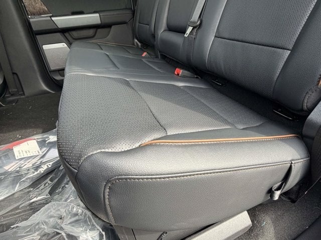 2026 Ford Super Duty F-350 DRW LARIAT