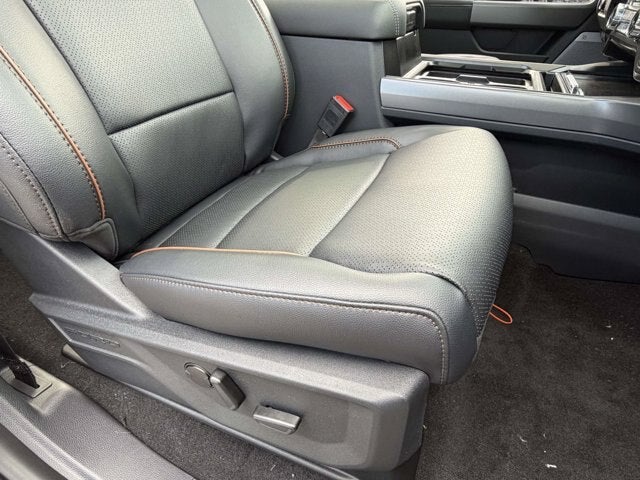 2026 Ford Super Duty F-350 DRW LARIAT