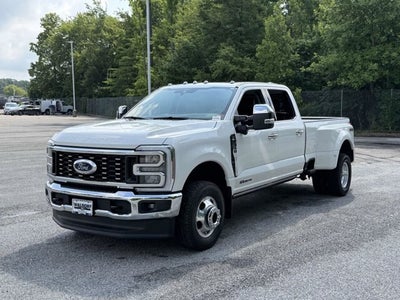 2026 Ford Super Duty F-350 DRW LARIAT