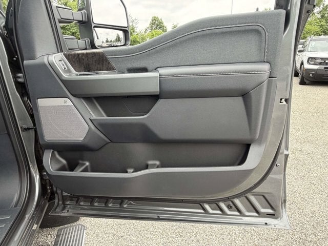 2026 Ford Super Duty F-350 DRW LARIAT
