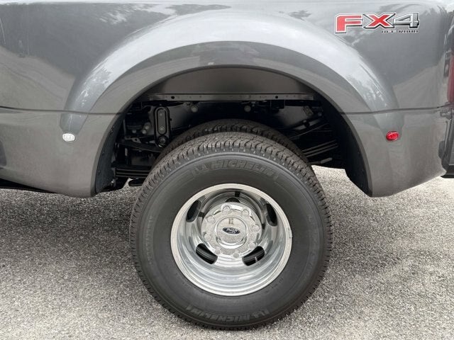 2026 Ford Super Duty F-350 DRW LARIAT