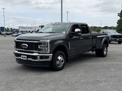 2026 Ford Super Duty F-350 DRW LARIAT