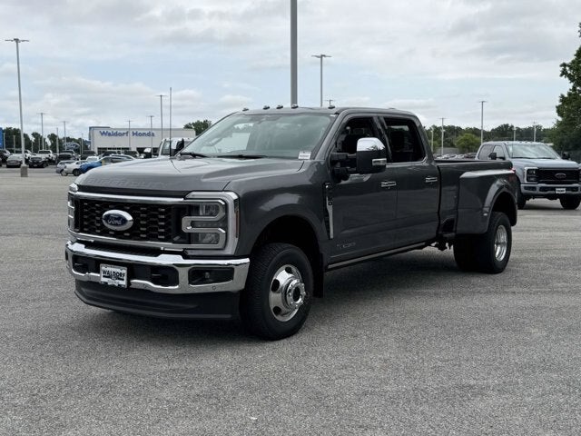 2026 Ford Super Duty F-350 DRW LARIAT
