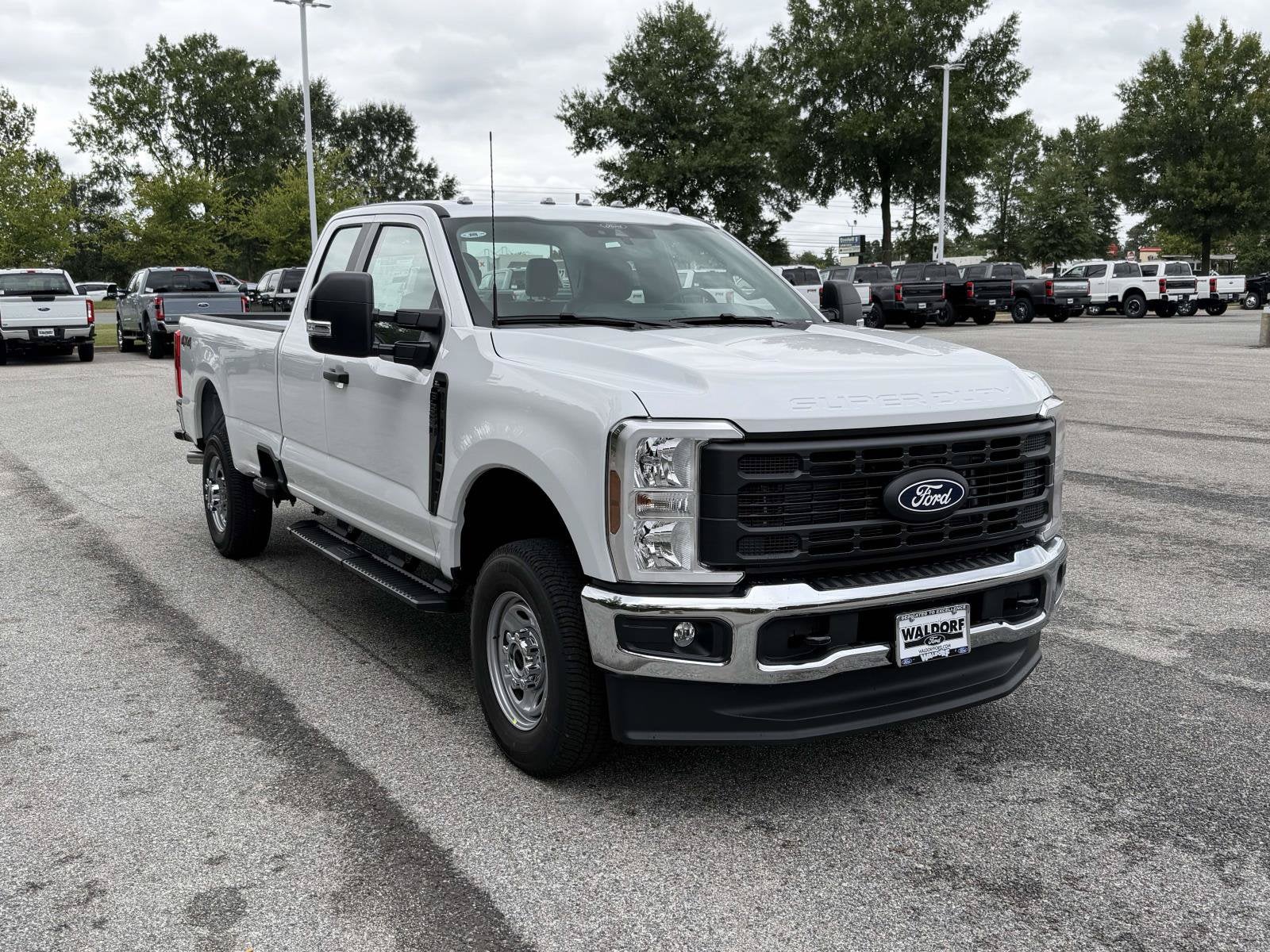 2027 Ford Super Duty F-350 SRW XL