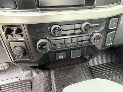 2027 Ford Super Duty F-350 SRW XL