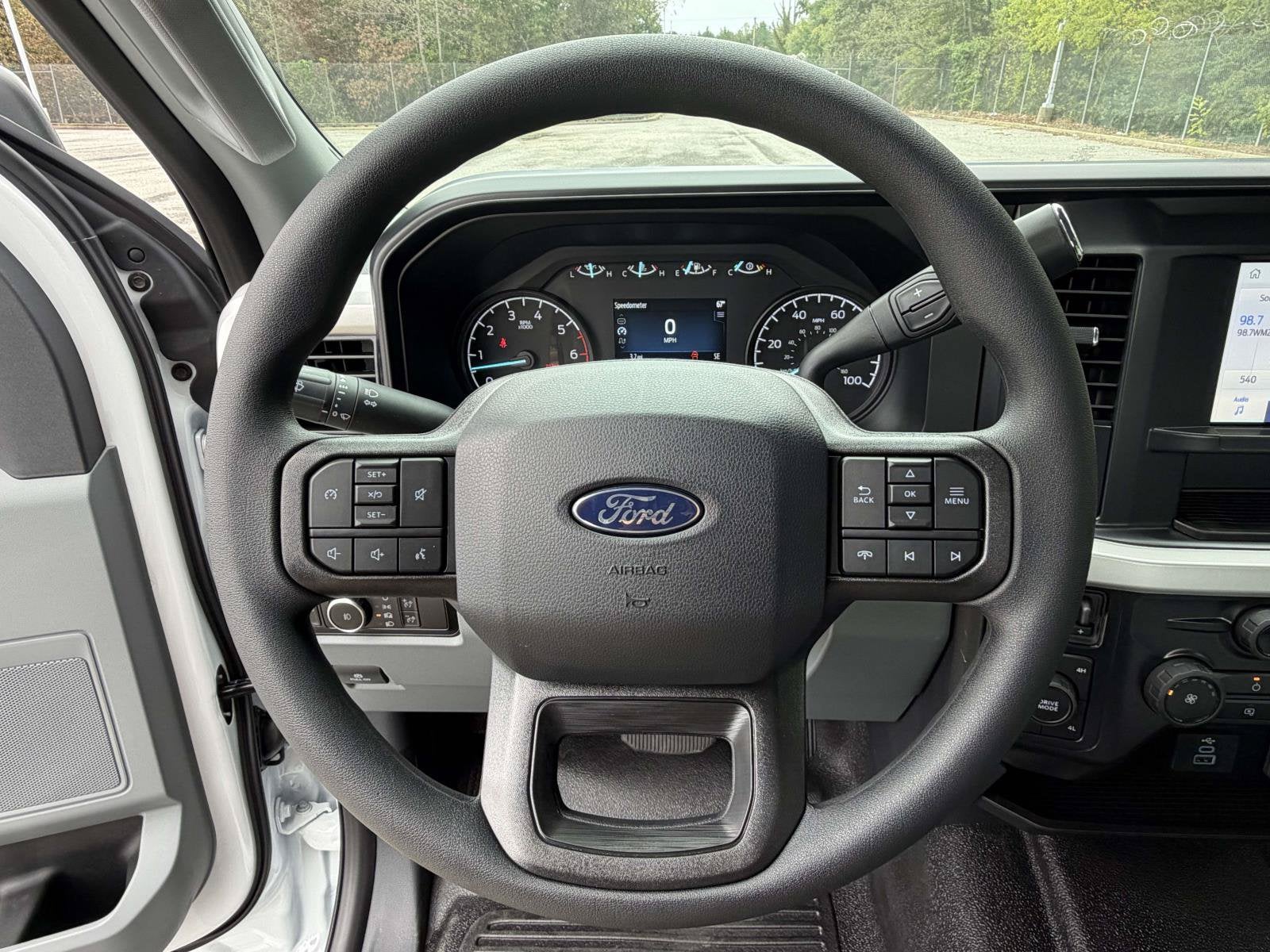 2027 Ford Super Duty F-350 SRW XL