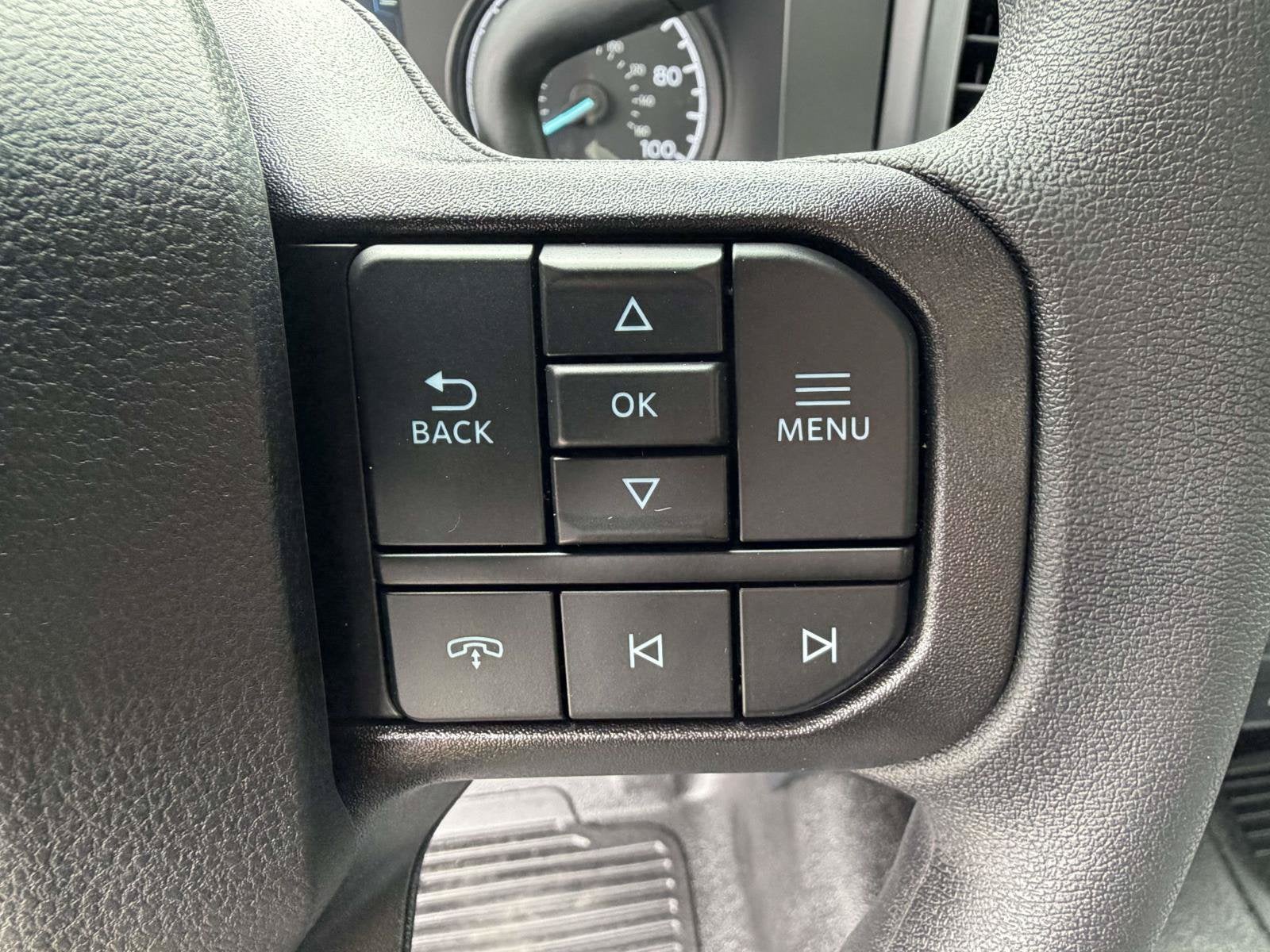 2027 Ford Super Duty F-350 SRW XL