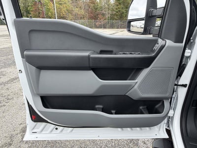 2027 Ford Super Duty F-350 SRW XL
