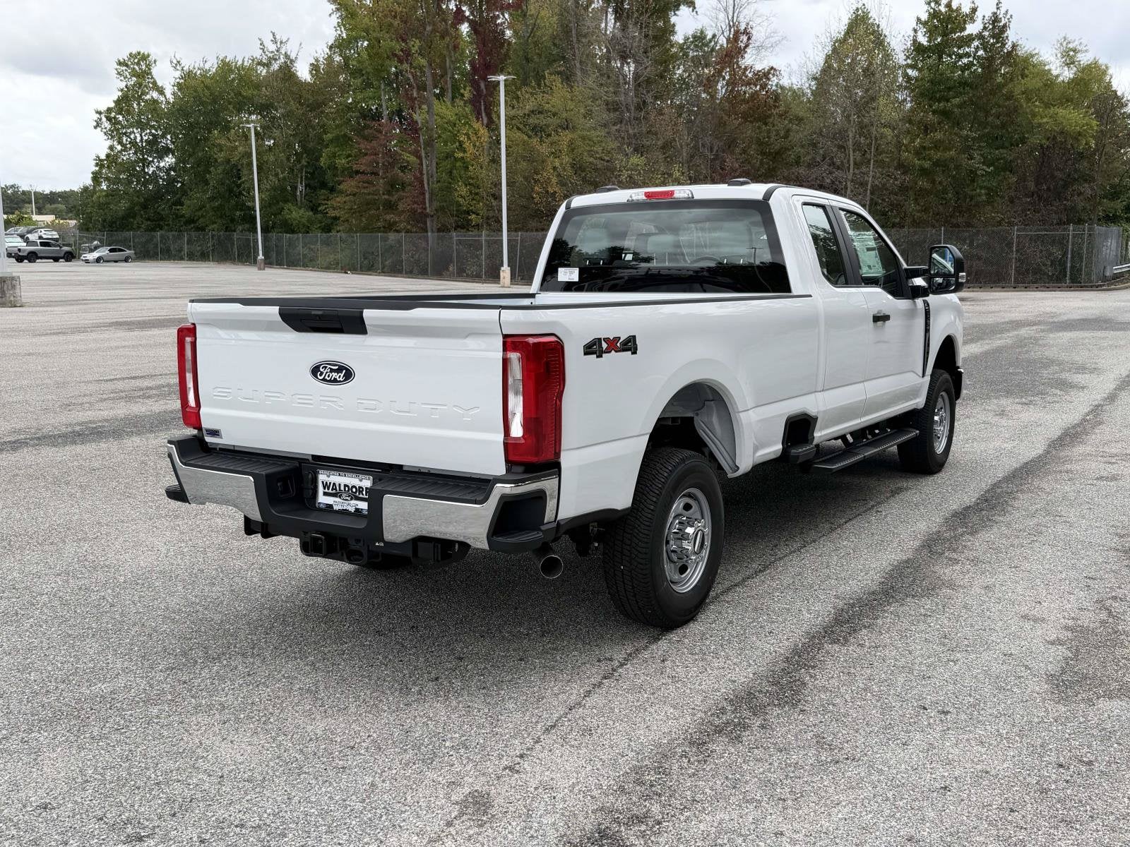 2027 Ford Super Duty F-350 SRW XL