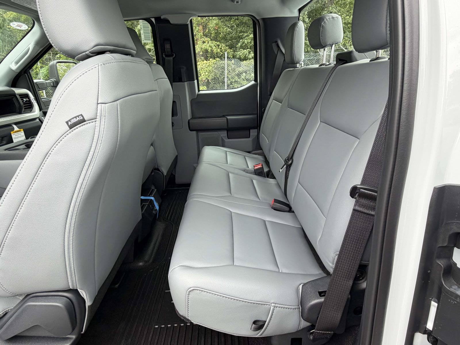 2027 Ford Super Duty F-350 SRW XL
