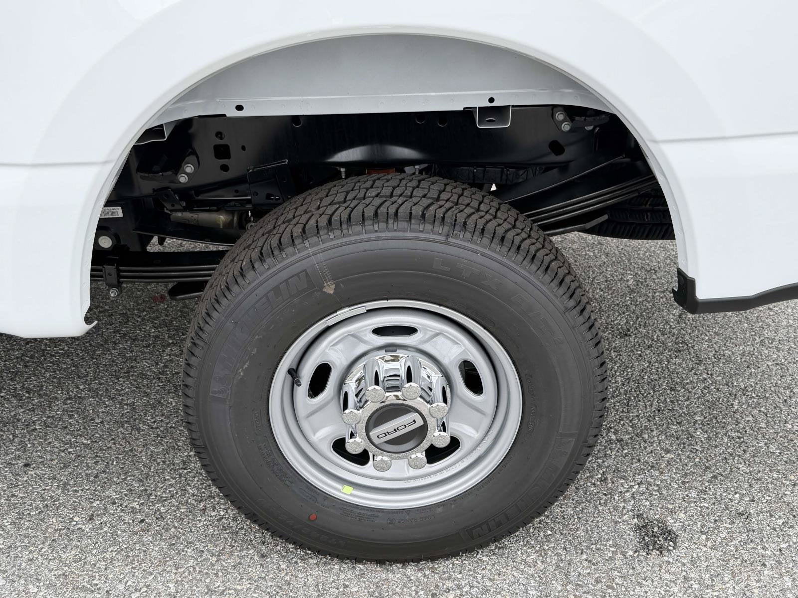 2027 Ford Super Duty F-350 SRW XL