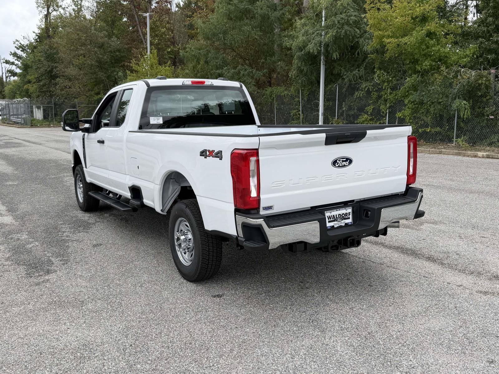 2027 Ford Super Duty F-350 SRW XL