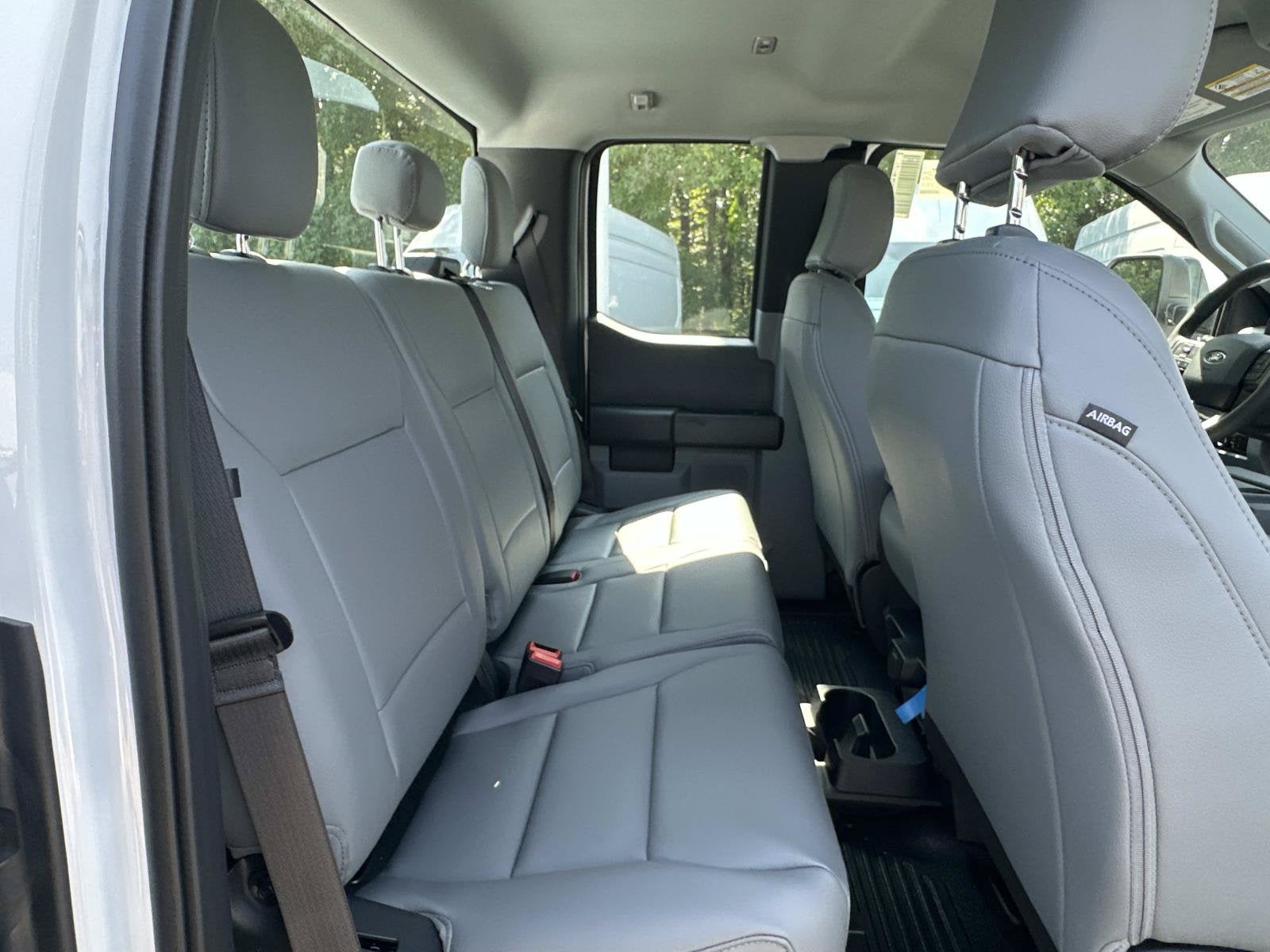 2027 Ford Super Duty F-350 SRW XL