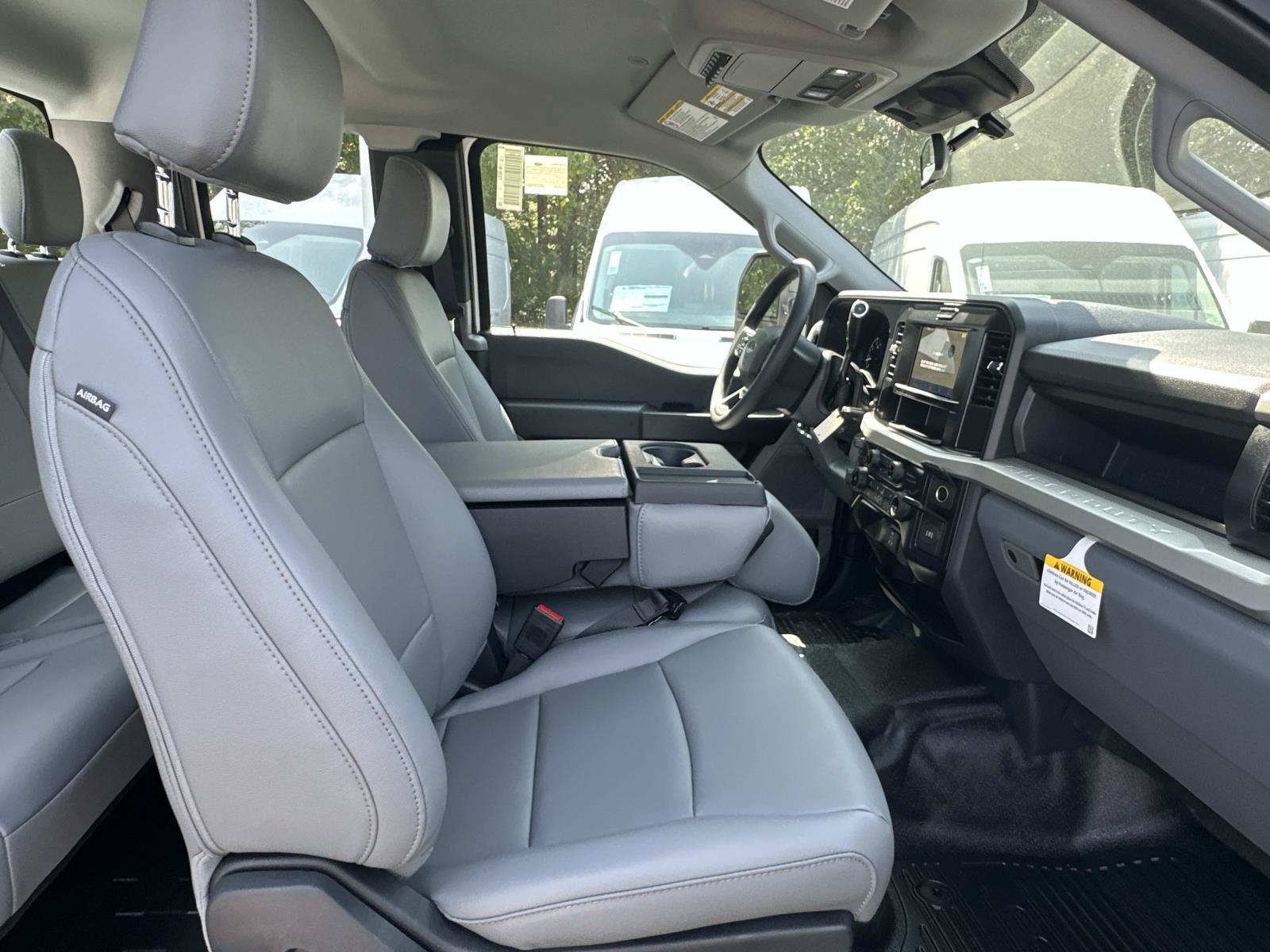 2027 Ford Super Duty F-350 SRW XL