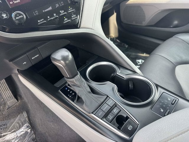 2020 Toyota Camry Hybrid XLE