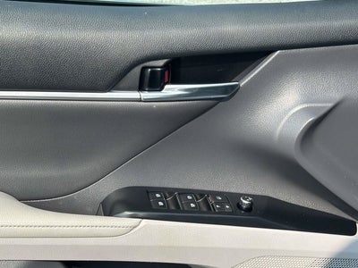 2020 Toyota Camry Hybrid XLE