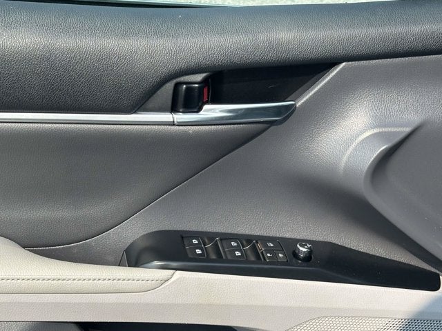 2020 Toyota Camry Hybrid XLE