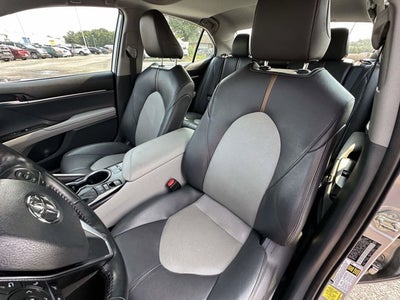 2020 Toyota Camry Hybrid XLE