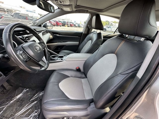 2020 Toyota Camry Hybrid XLE