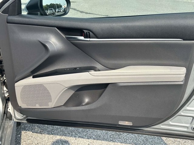 2020 Toyota Camry Hybrid XLE