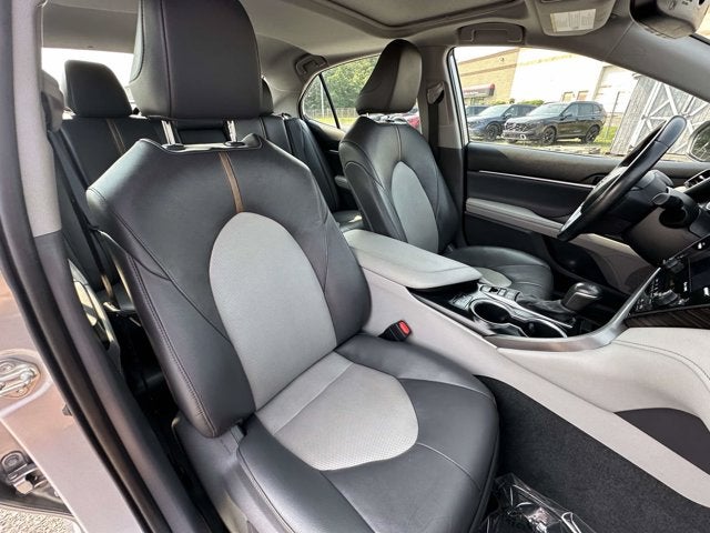 2020 Toyota Camry Hybrid XLE