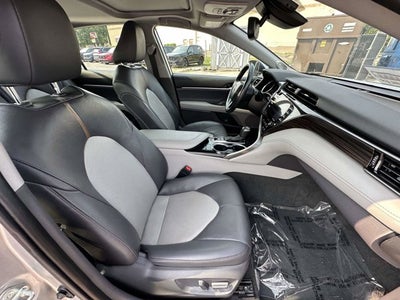 2020 Toyota Camry Hybrid XLE