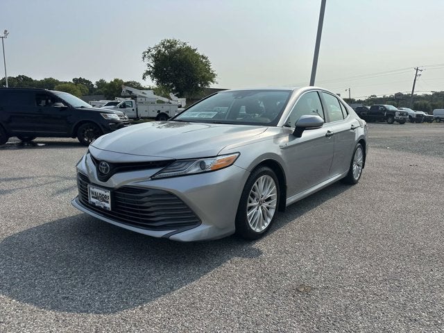 2020 Toyota Camry Hybrid XLE