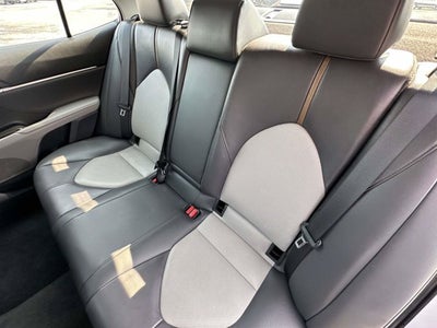 2020 Toyota Camry Hybrid XLE