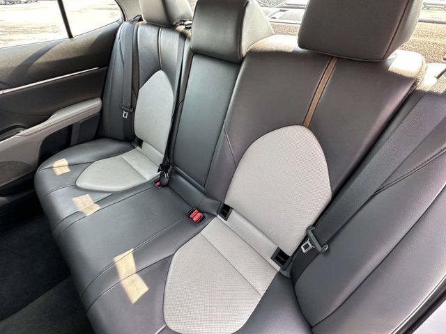 2020 Toyota Camry Hybrid XLE