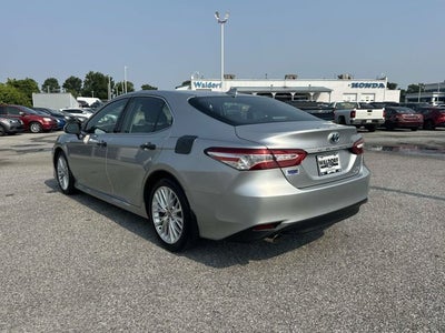 2020 Toyota Camry Hybrid XLE