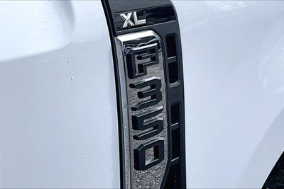 2026 Ford Super Duty F-350 SRW XL