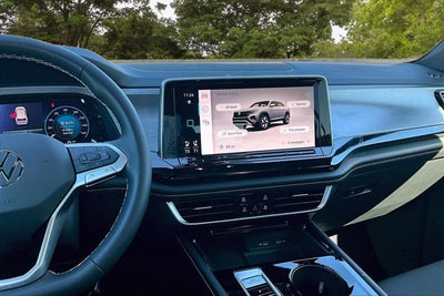 2024 Volkswagen Atlas Cross Sport 2.0T SE w/Technology