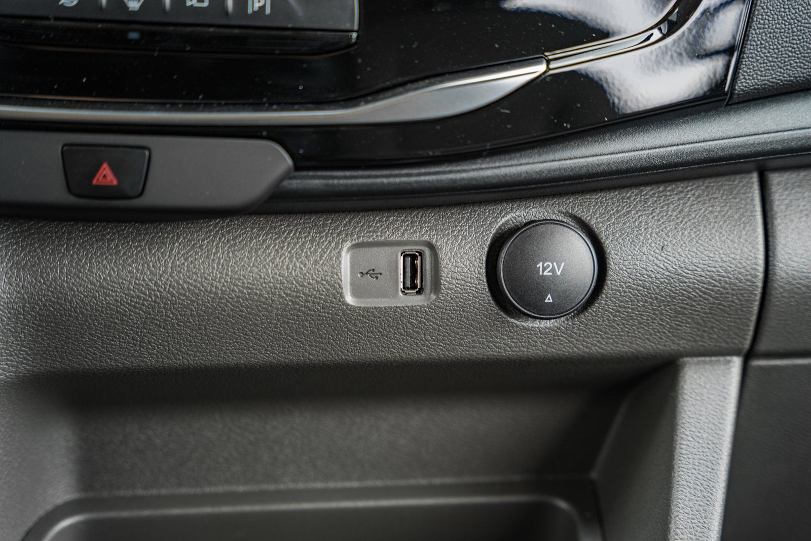 2026 Ford Transit Passenger Wagon XLT