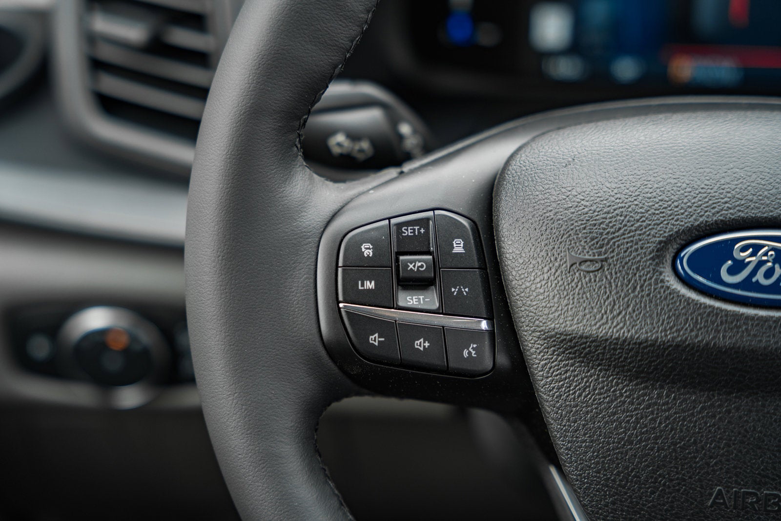 2026 Ford Transit Passenger Wagon XLT