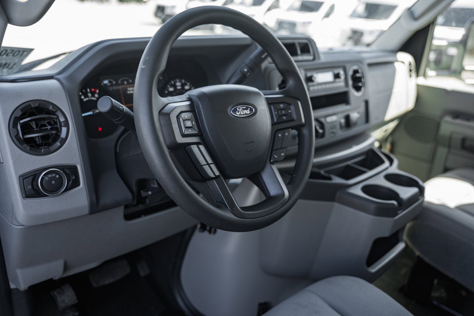 2026 Ford E-Series Cutaway E-450 DRW