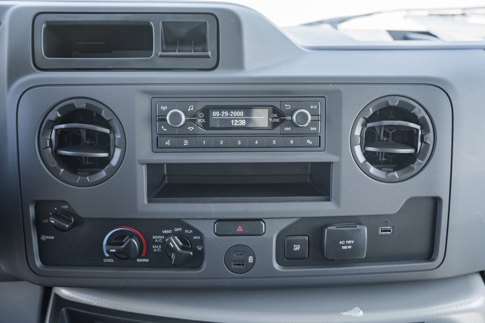 2026 Ford E-Series Cutaway E-450 DRW