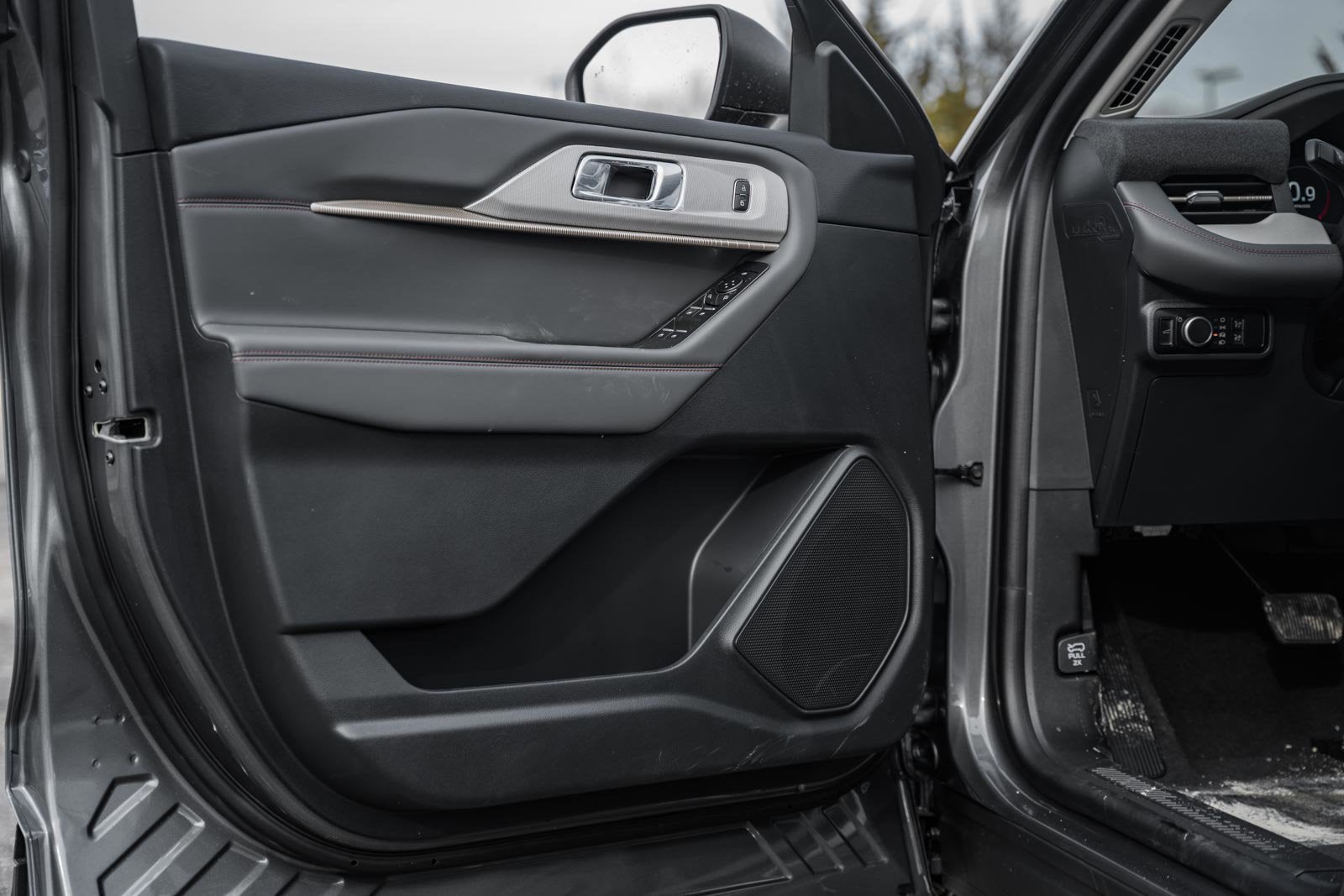 2026 Ford Explorer Active w/100A Pkg