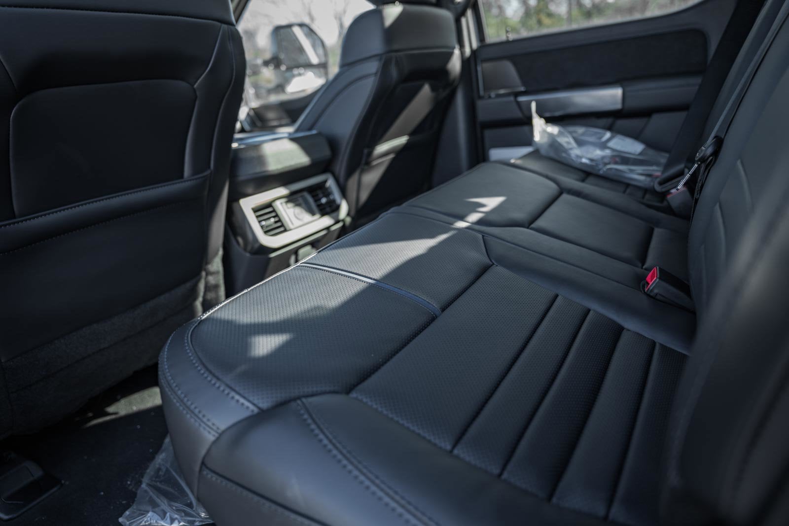 2026 Ford Super Duty F-350 SRW Platinum