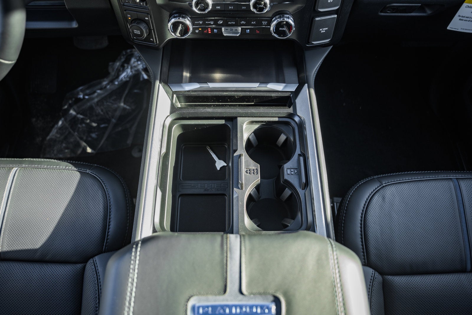 2026 Ford Super Duty F-350 SRW Platinum