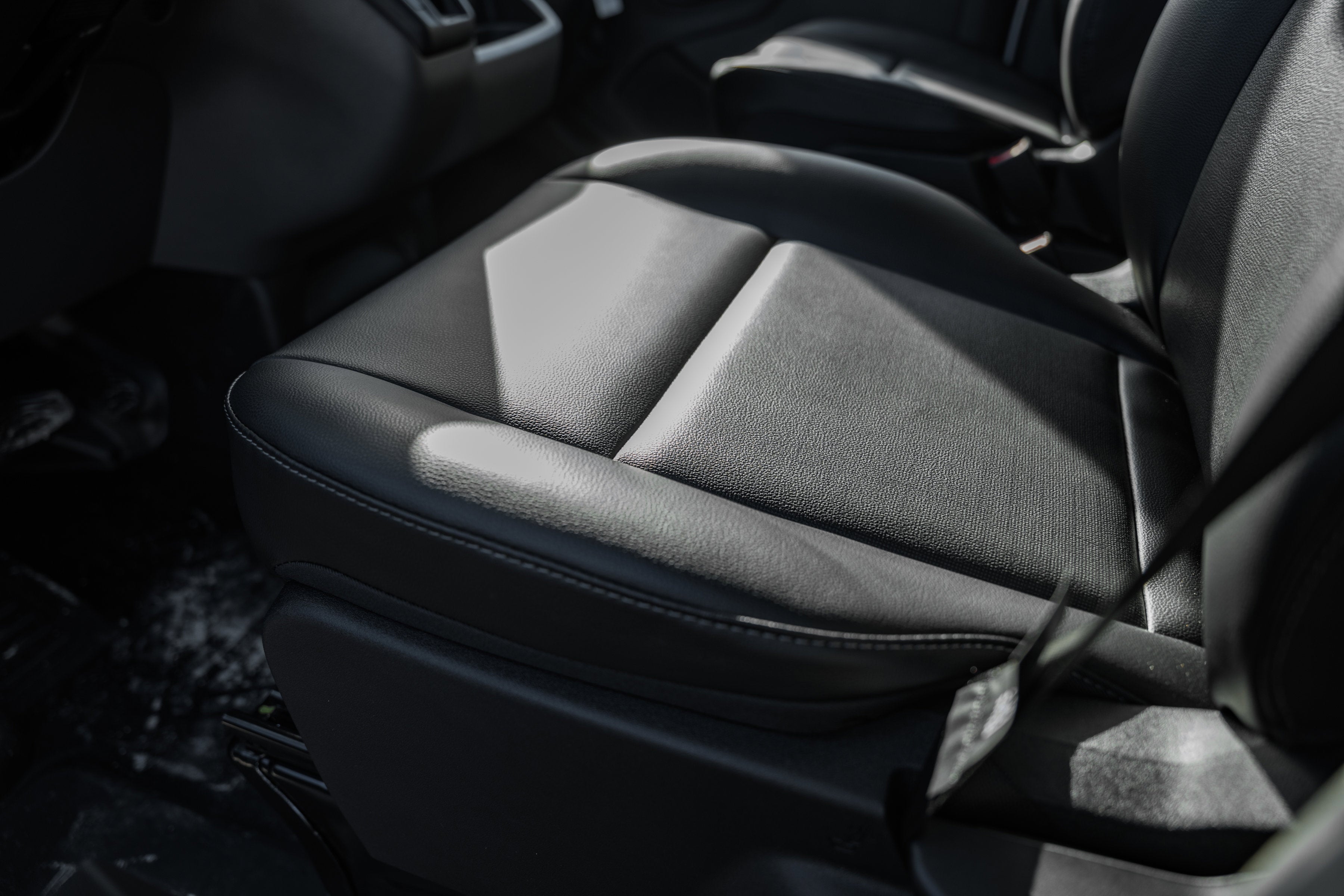 2026 Ford Transit Cargo Van T-250 148" Med Rf 9150 GVWR RWD