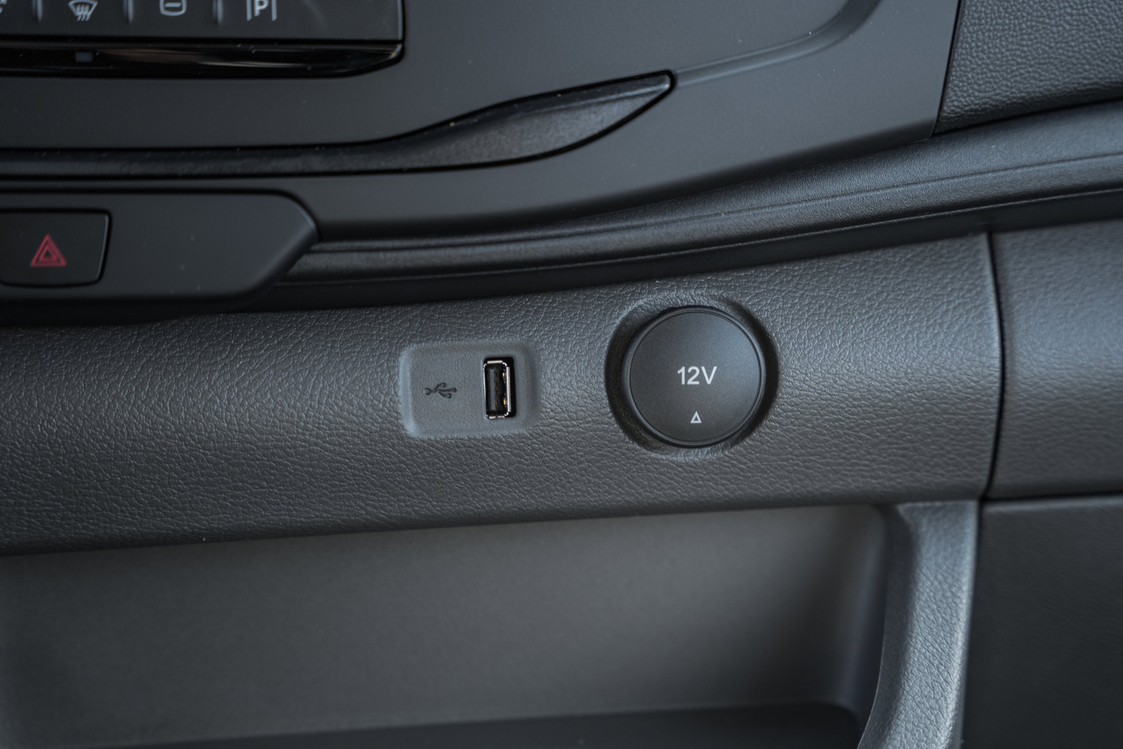 2026 Ford Transit Cargo Van T-250 148" Med Rf 9150 GVWR RWD