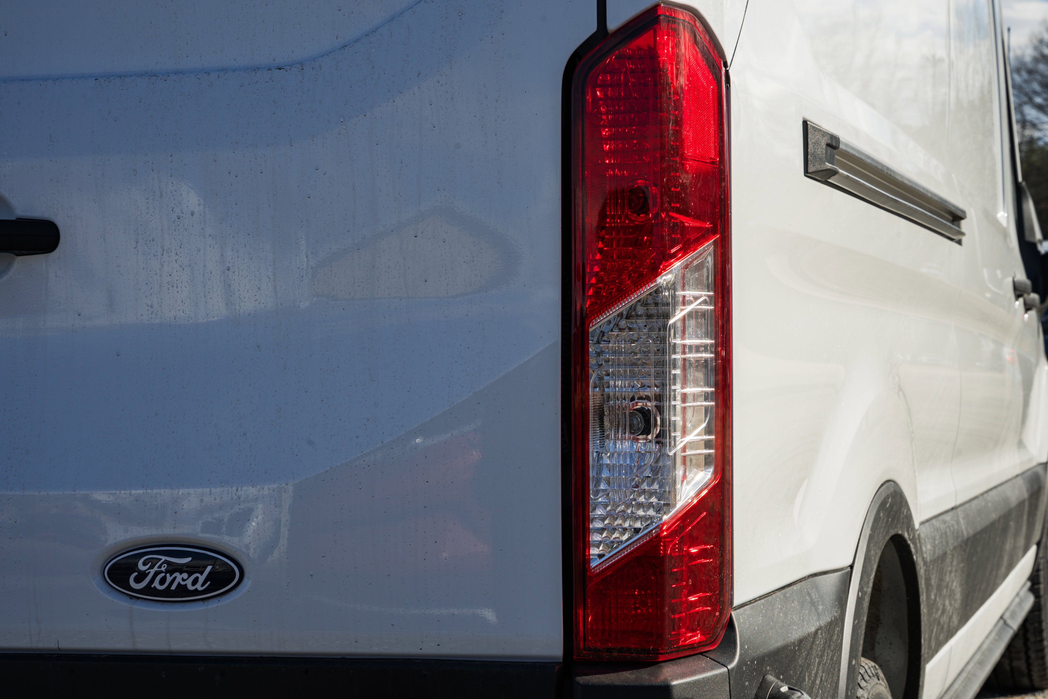 2026 Ford Transit Cargo Van T-250 148" Med Rf 9150 GVWR RWD