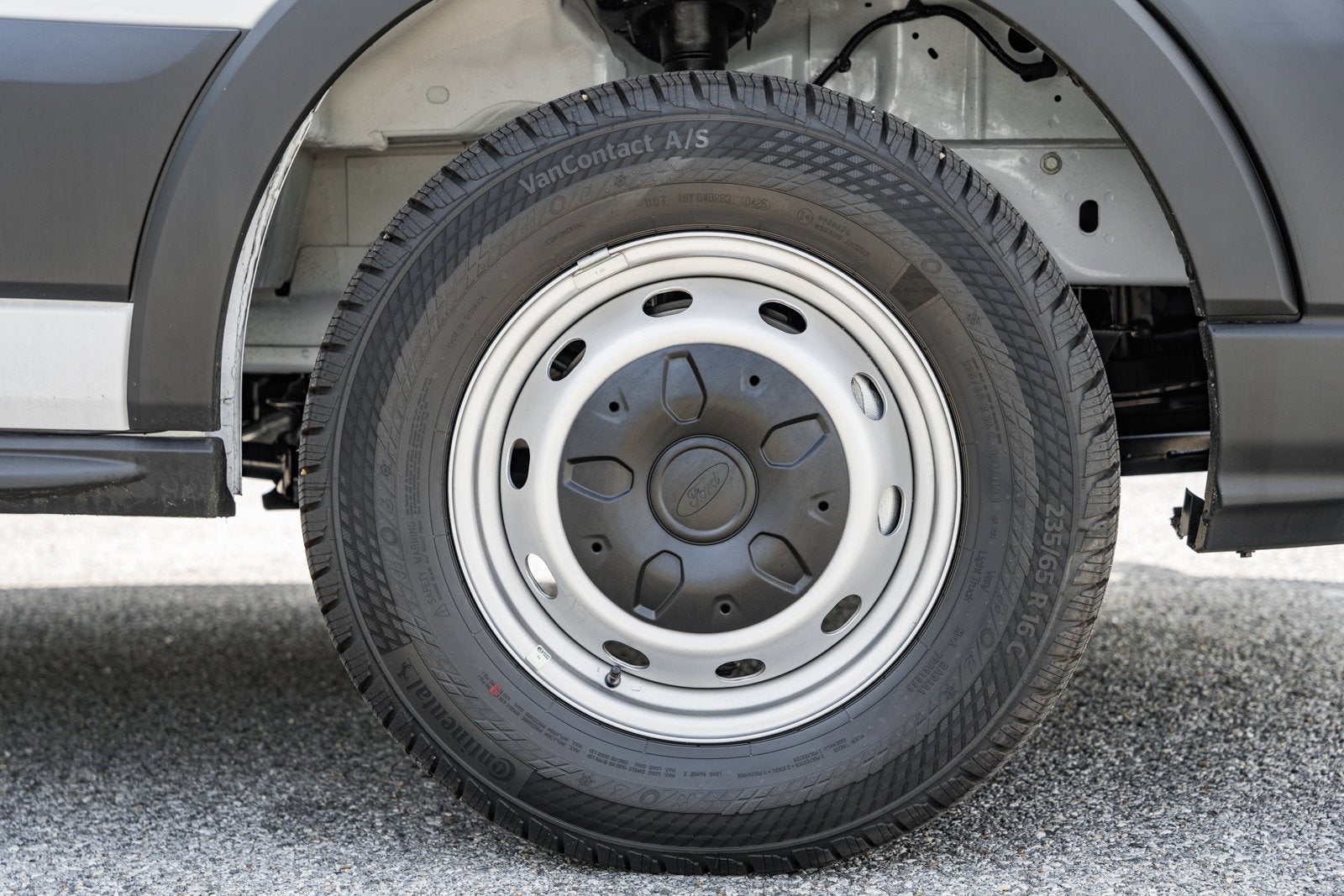 2025 Ford Transit Cargo Van T-350 148" Med Rf 9500 GVWR RWD