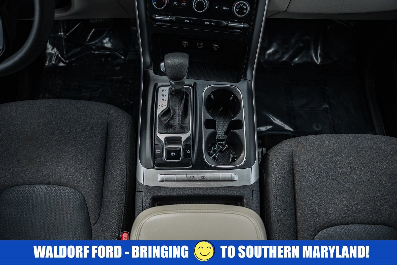 2023 Kia Carnival LX