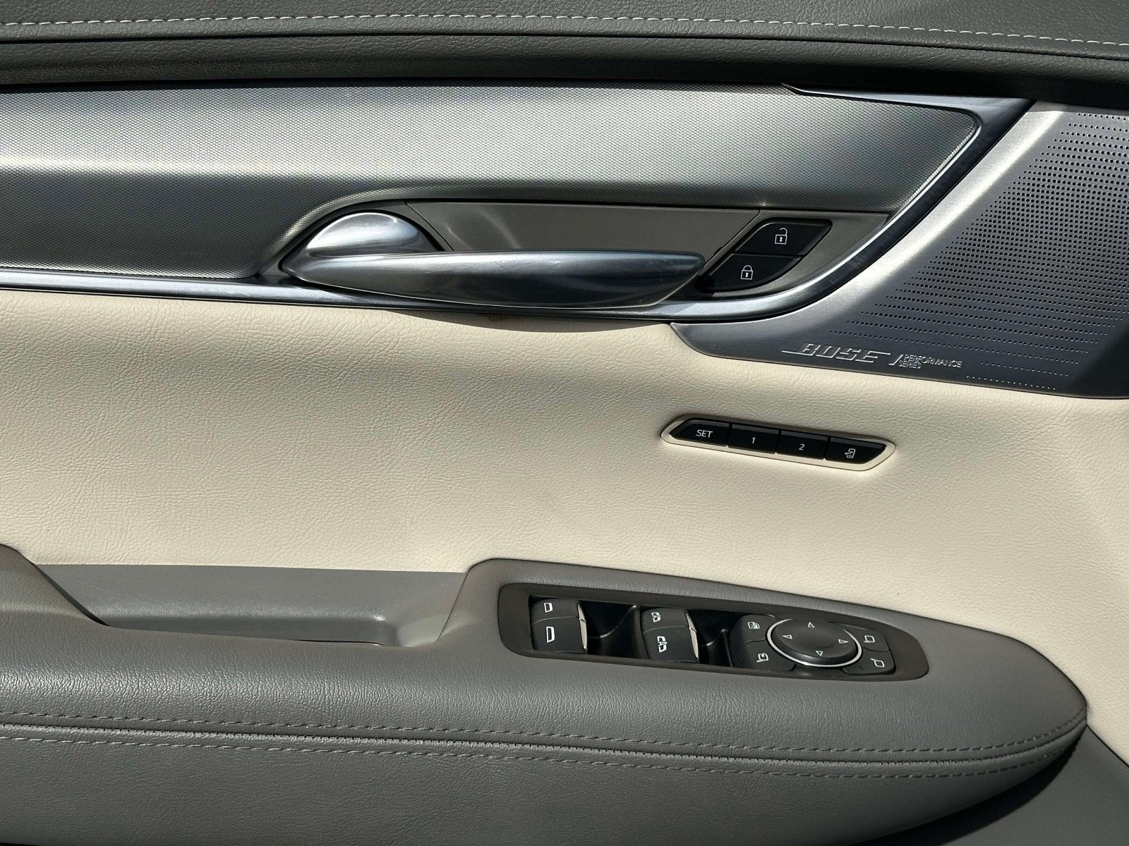 2022 Cadillac XT5 FWD Premium Luxury