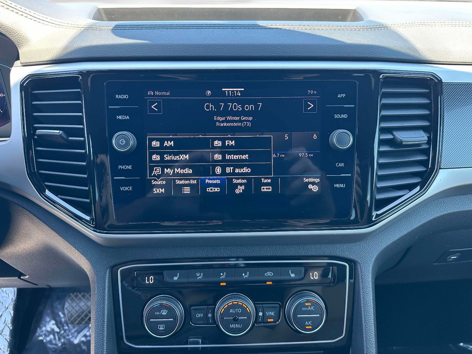 2023 Volkswagen Atlas Cross Sport 2.0T SE w/Technology
