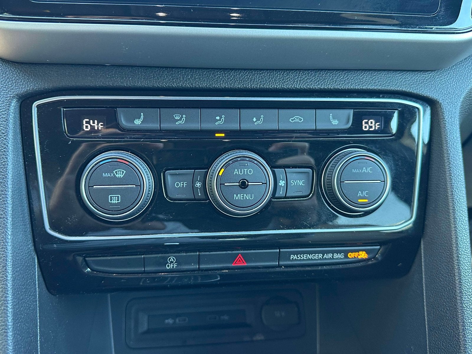 2022 Volkswagen Atlas Cross Sport 2.0T SE w/Technology