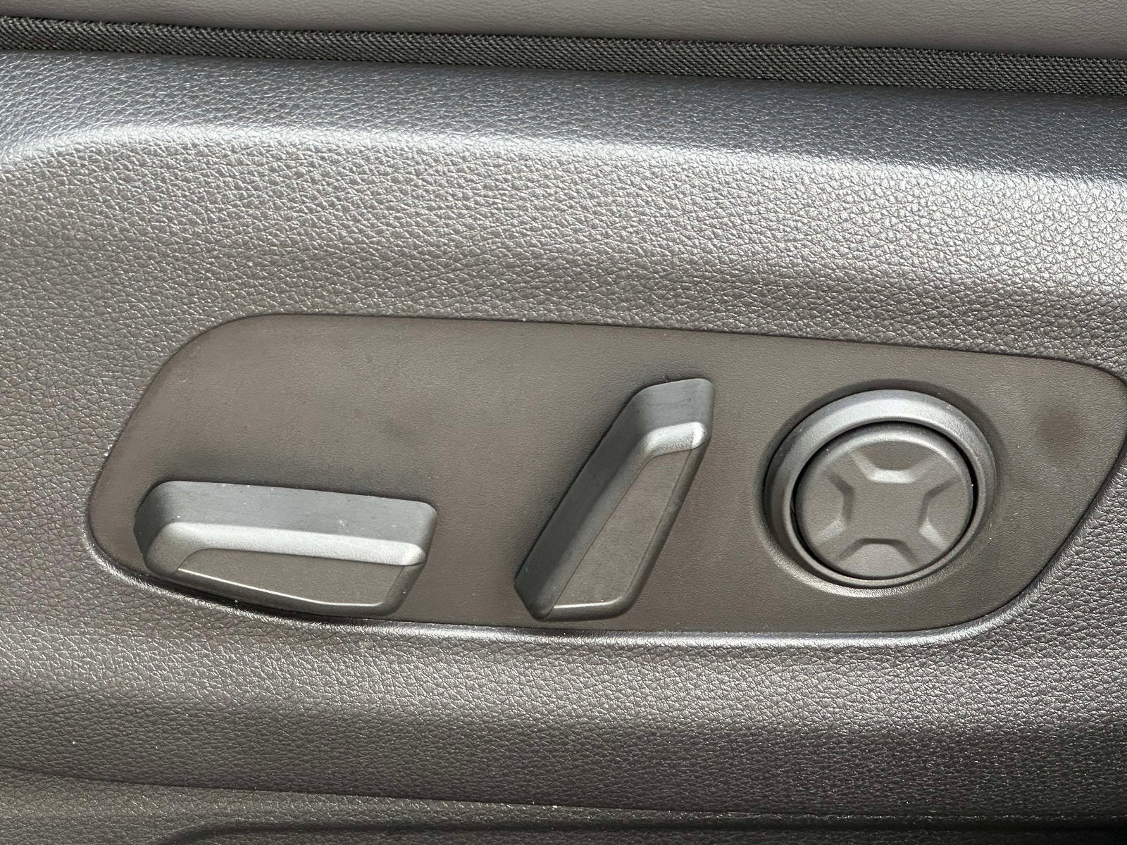 2024 Kia Carnival SX